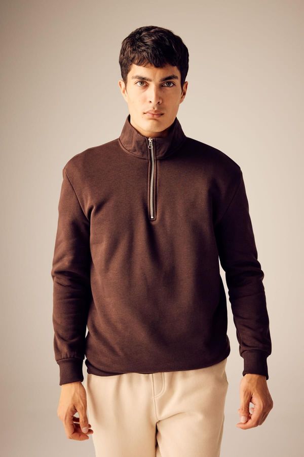 DEFACTO DEFACTO Comfort Fit Zippered Stand-up Collar Sweatshirt