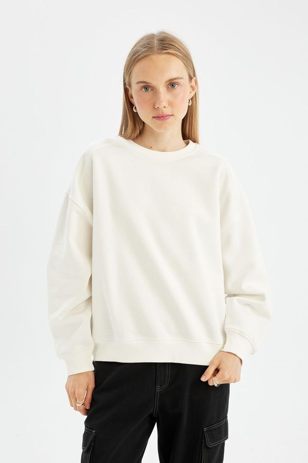 DEFACTO DEFACTO Cool Oversize Wide Pattern Crew Neck Thick Basic Plain Sweatshirt