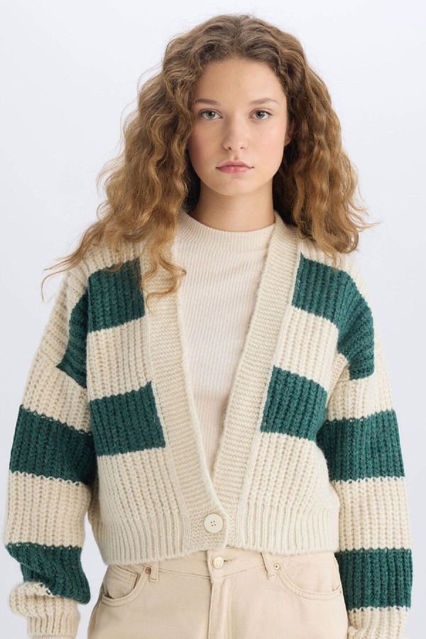 DEFACTO DEFACTO Coool Oversize Wide Fit V-Neck Striped Buttoned Knitwear Cardigan