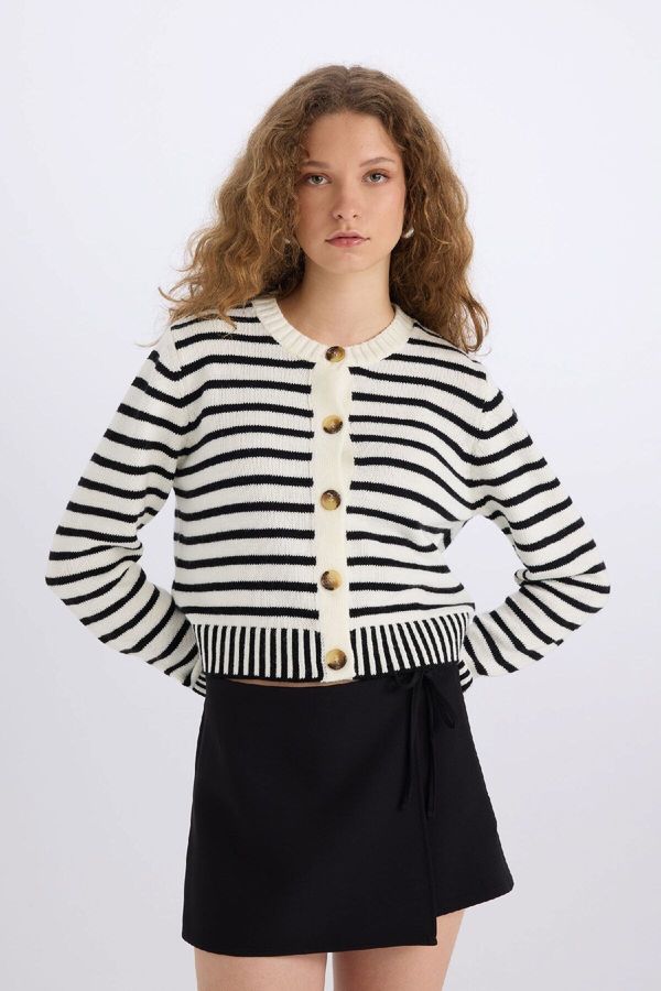 DEFACTO DEFACTO Coool Regular Fit Striped Crew Neck Buttoned Knitwear Cardigan