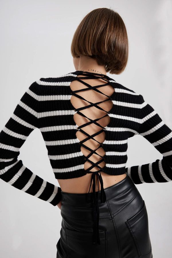 DEFACTO DEFACTO Fitted Striped Crew Neck Backless Rib Knit Sweater