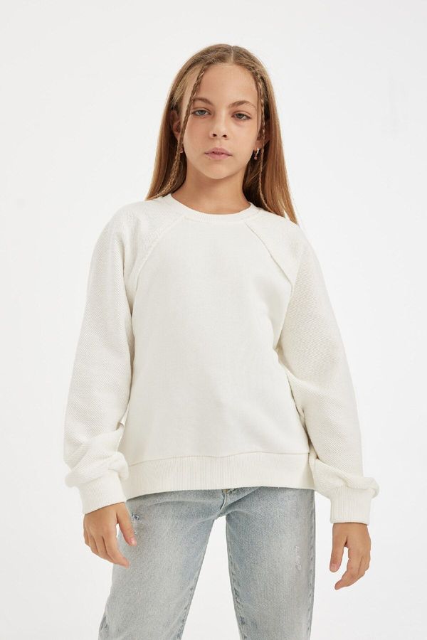 DEFACTO DEFACTO Girl Relax Fit Basic Plain Crew Neck Sweatshirt