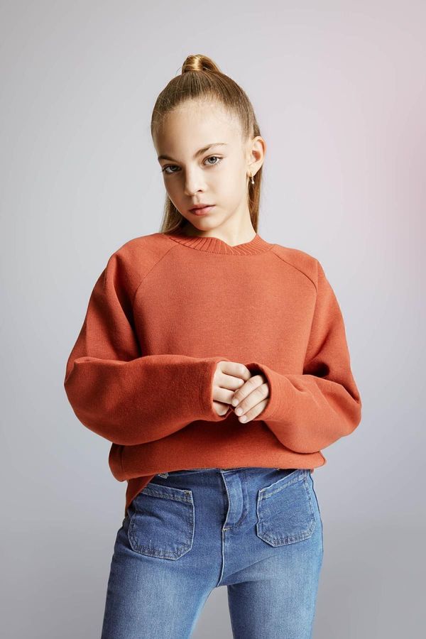 DEFACTO DEFACTO Girl's Oversize Fit Crew Neck Soft Fuzzy Sweatshirt