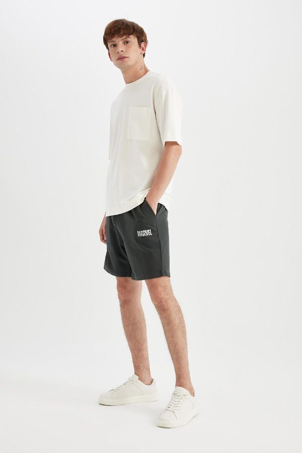 DEFACTO DEFACTO Marvel Logo Only Regular Fit Straight Leg Shorts