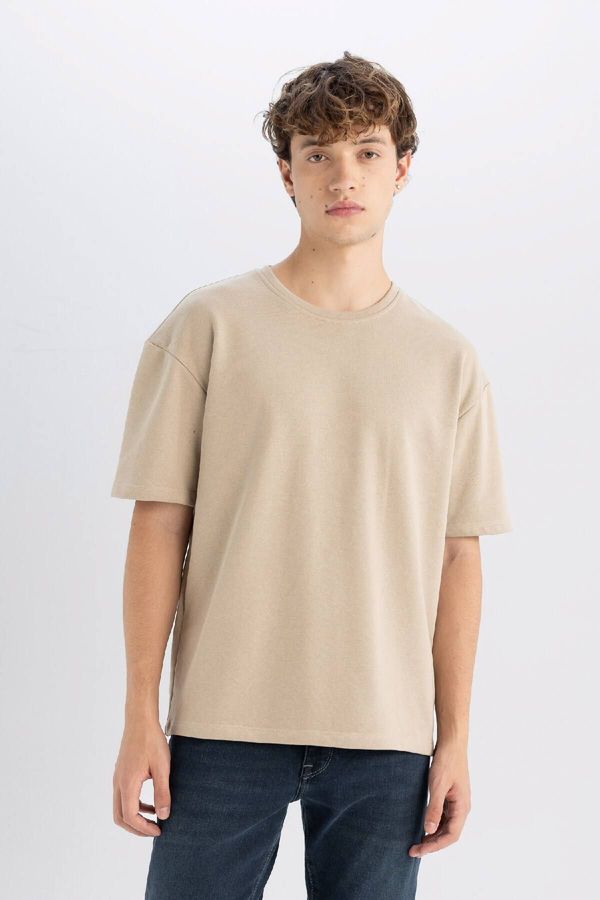 DEFACTO DEFACTO Men's Beige Boxy Fit Wide Cut Crew Neck Cotton Short Sleeve Basic T-Shirt