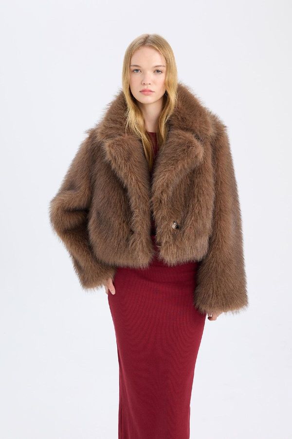 DEFACTO DEFACTO Oversize Wide Cut Jacket Collar Pocket Snap Closure Faux Fur Coat