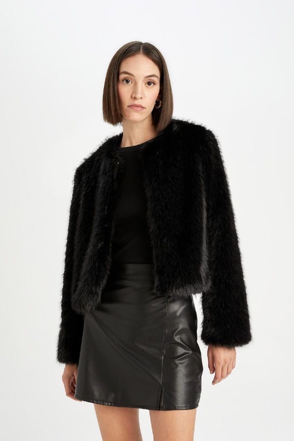 DEFACTO DEFACTO Regular Fit Faux Fur Black Jacket