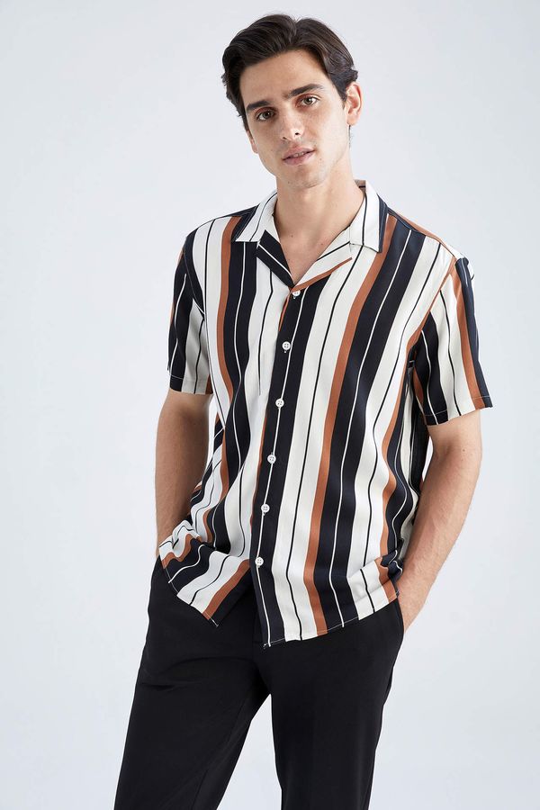 DEFACTO DEFACTO Regular Fit Printed Short Sleeve Shirt