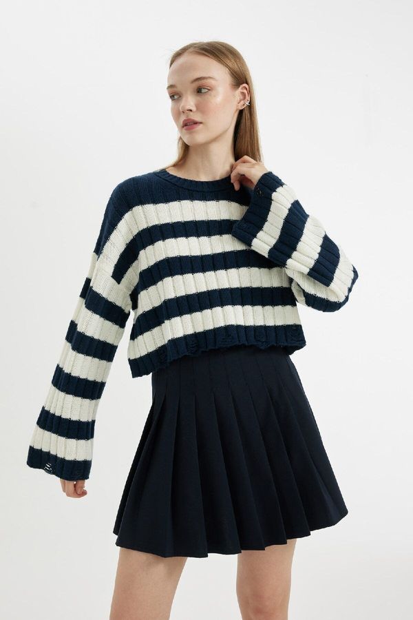 DEFACTO DEFACTO Regular Fit Striped Crew Neck Crop Knitwear Sweater