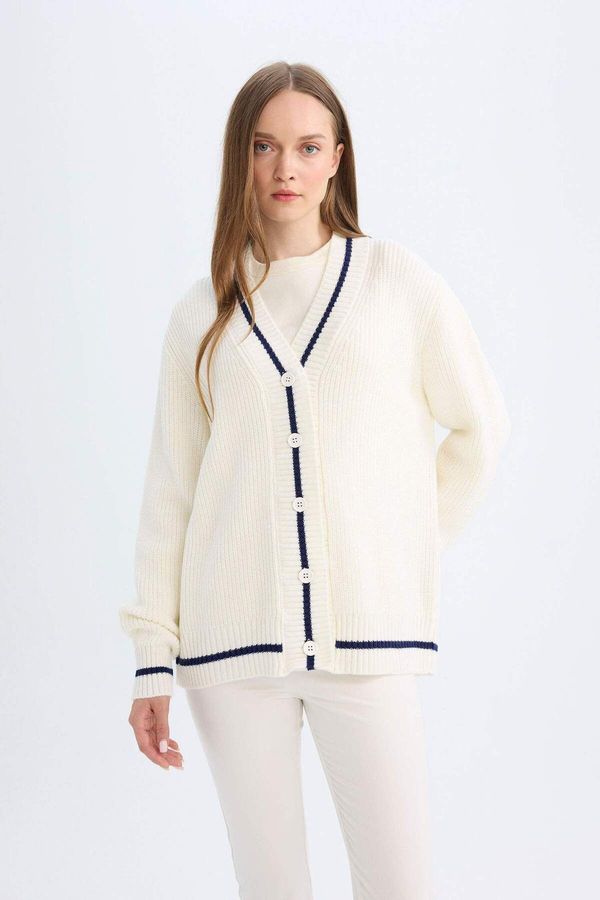 DEFACTO DEFACTO Regular Fit V Neck Basic Plain Buttoned Knitwear Cardigan