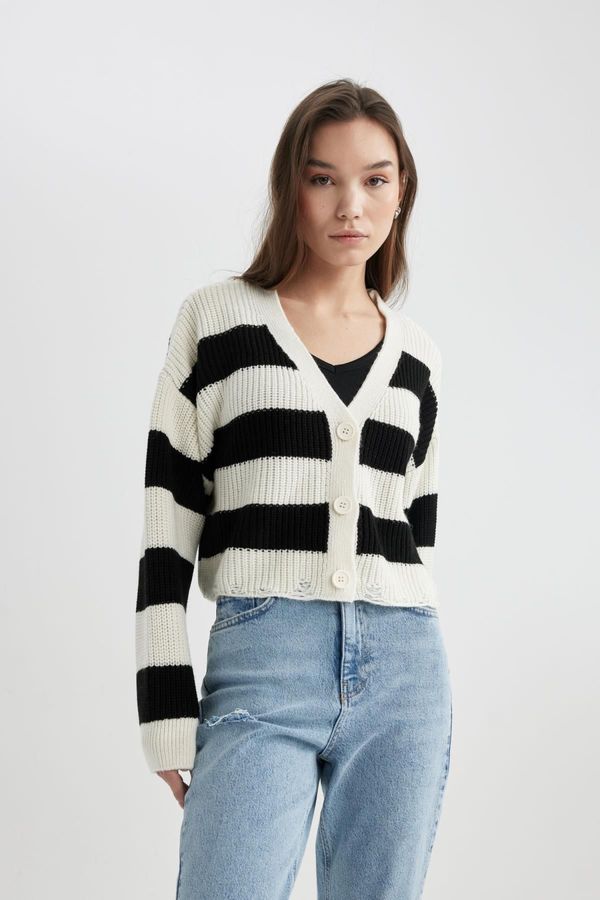 DEFACTO DEFACTO Relax Fit Striped V-Neck Knitwear Cardigan