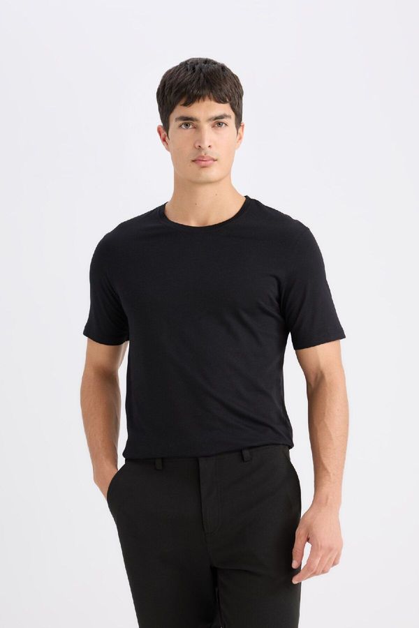 DEFACTO DEFACTO Slim Fit Slim Cut Crew Neck Basic Plain Short Sleeve T-Shirt