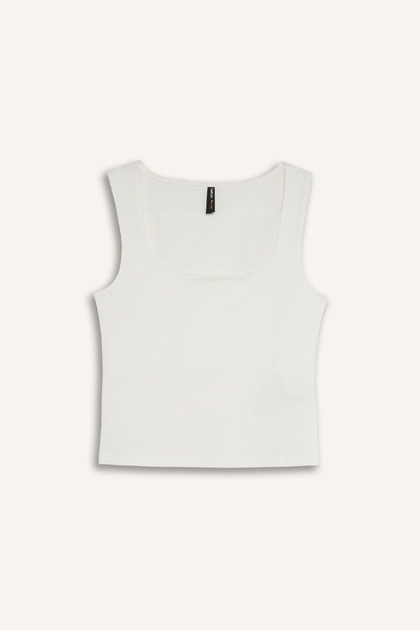 DEFACTO DEFACTO Slim Fit Slim Cut Square Neck Basic Plain White Tank Top