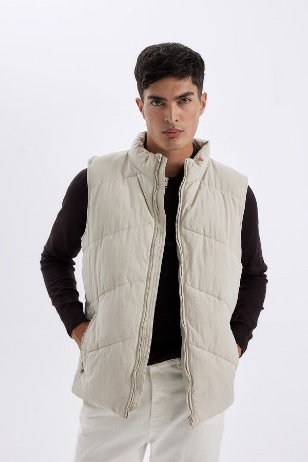 DEFACTO DEFACTO Stand Collar Quilted Puffer Vest with Zipper and Pocket