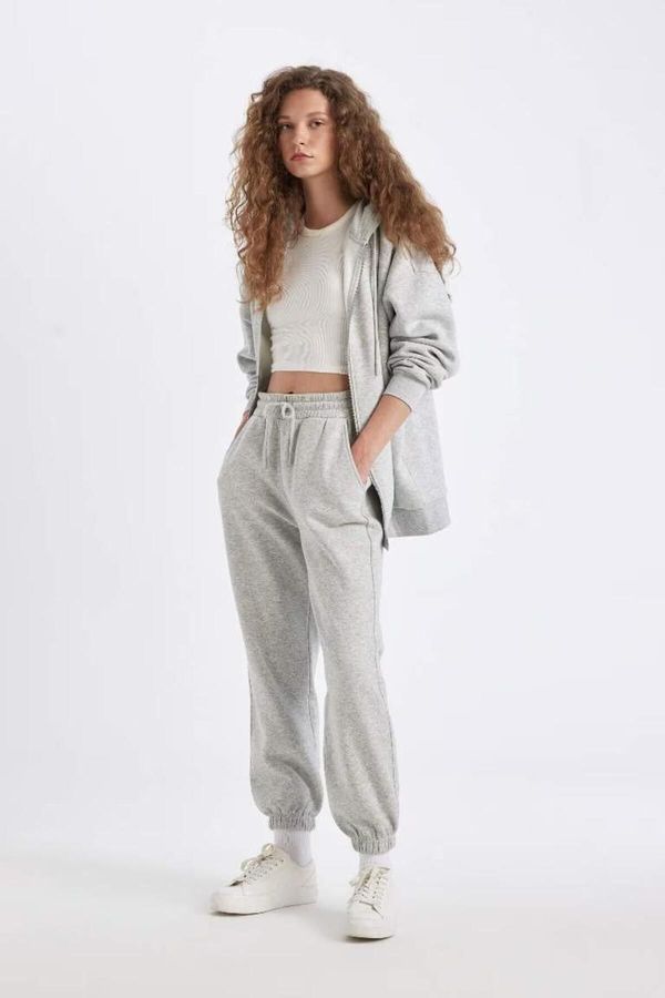 DEFACTO DEFACTO Standard Fit Elastic Waist Leg Basic Plain Thick Fabric Long Length Jogger Sweatpants