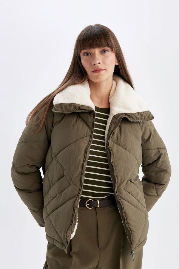 DEFACTO DEFACTO Water Repellent Regular Fit Quilted Faux Fur Inside Windproof Pocket Puffer Puffer down Jacket