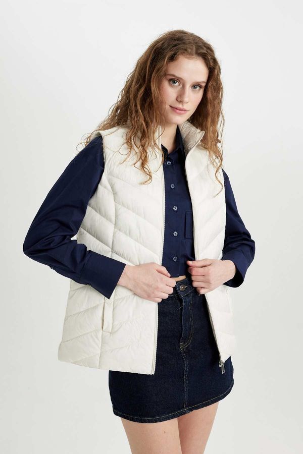 DEFACTO DEFACTO Water Repellent Stand Collar Quilted Zippered Pocket Seasonal Puffer Vest