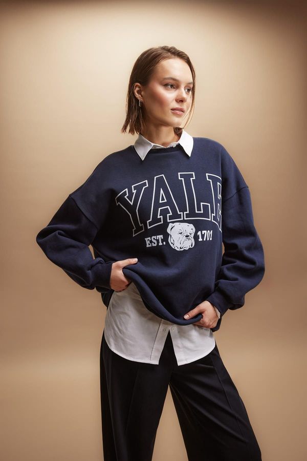 DEFACTO DEFACTO Yale University Oversize Fit Crew Neck Thick Sweatshirt