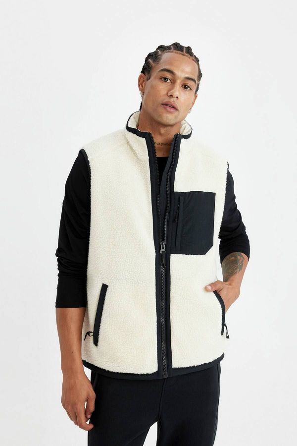 DEFACTO DeFactoFit Regular Fit Welsoft Plush Vest