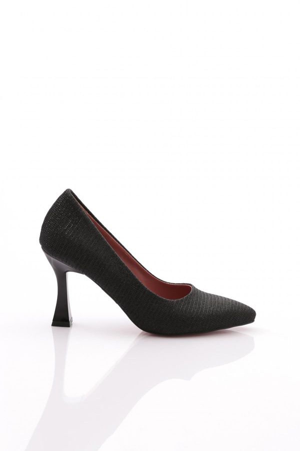 DGN DGN 0620-22K Pointed Toe Decollete Long Heeled Shoes.