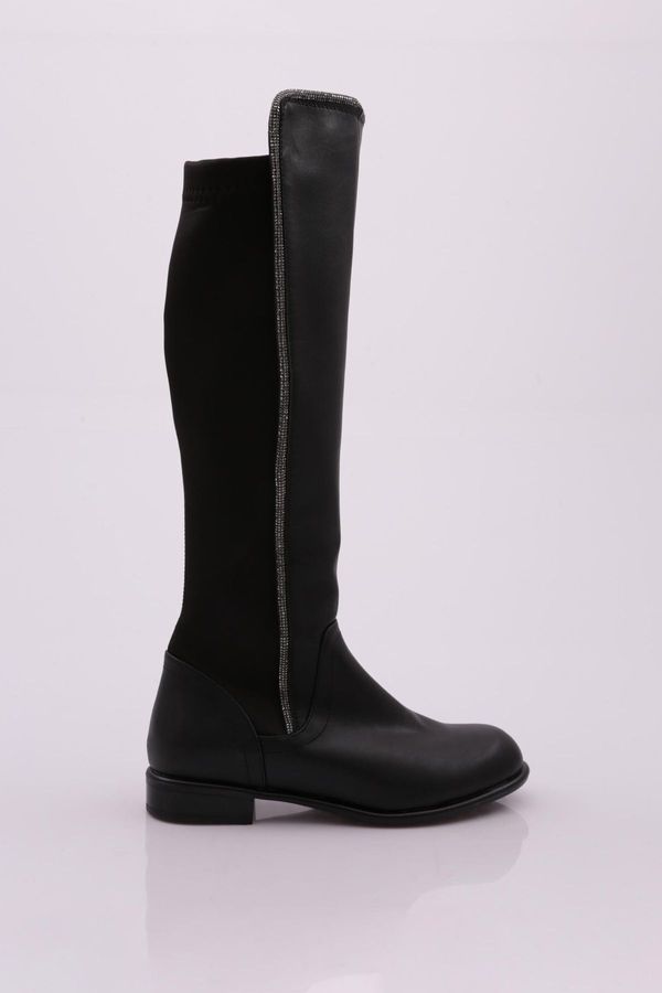 DGN DGN 508-22k Women's Back Stretch Stripe With Side Stones Knee High Flats Boots.