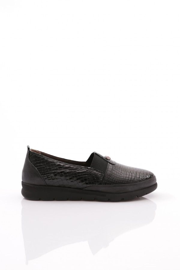 DGN DGN 742-23y Women's Comfort Shoes with Elastic Detail.