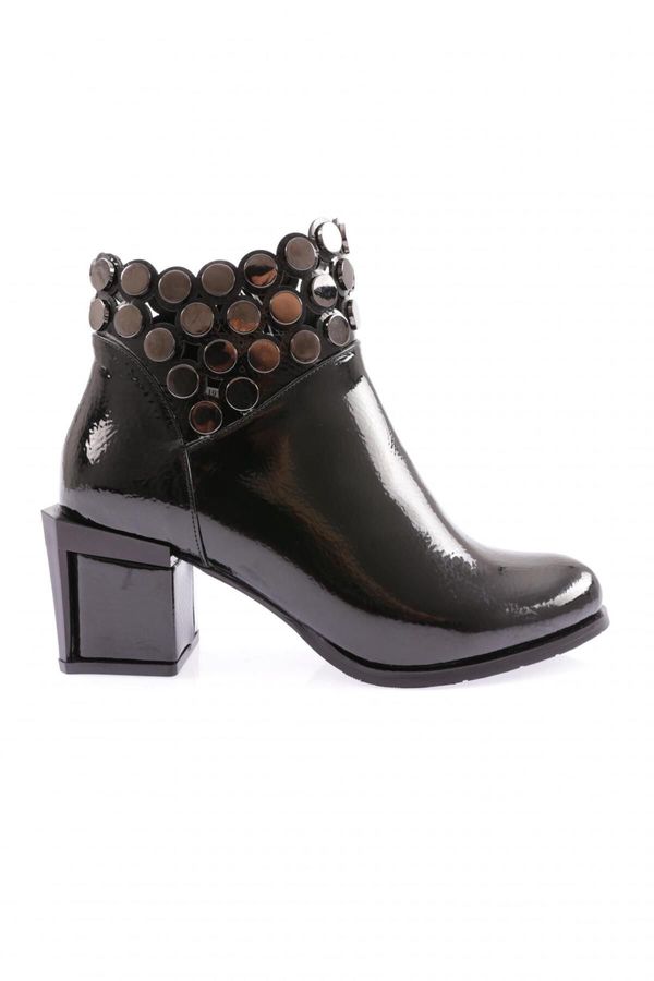 DGN DGN 820-22k Women's Heeled Boots with Crystals and Stones.