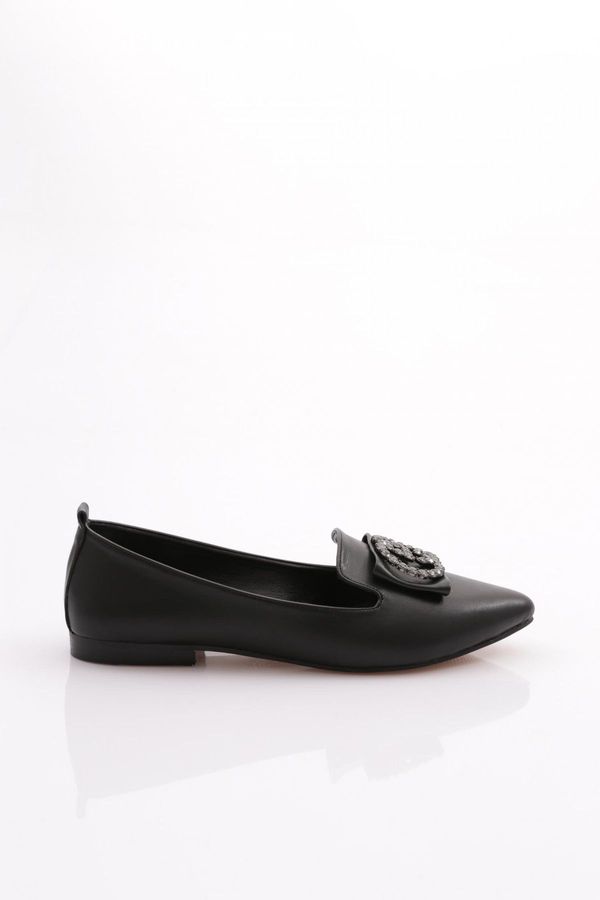 DGN DGN K061 Women's Pointed Toe Buckled Flats