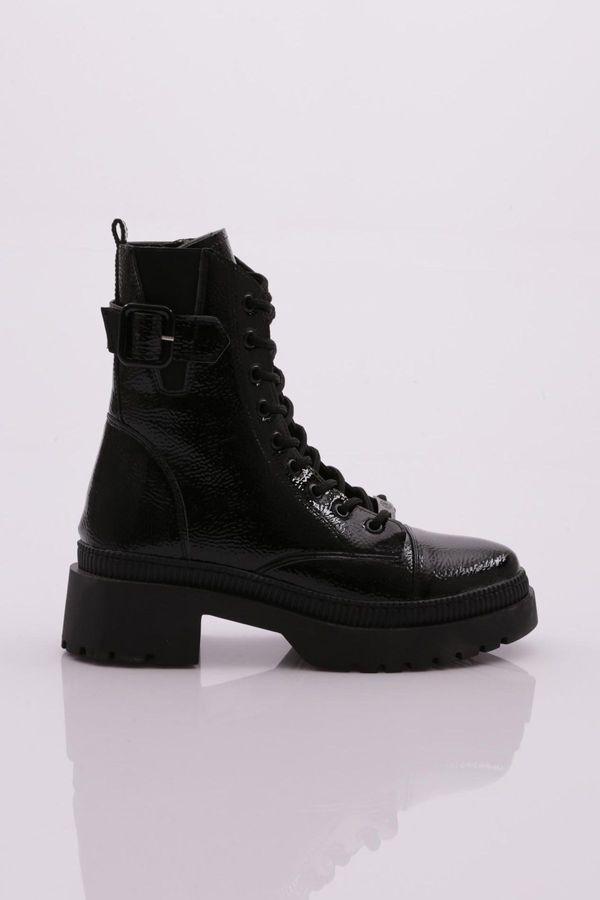 DGN DGN K9022 Women's Belt Detailed Lace-Up Boots.