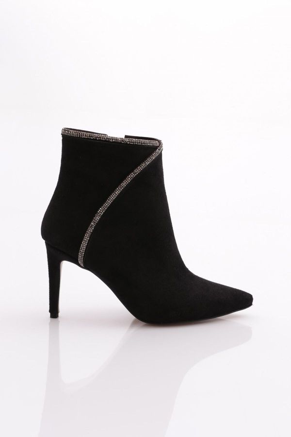 DGN DGN M1112 Pointed Toe Thin Heeled Boots Black Suede