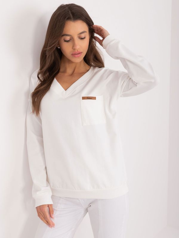 Fashionhunters Ecru casual blouse with long sleeves