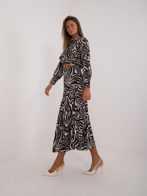 Fashionhunters Ecru set with black zebra print with short blouse