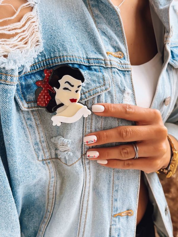 DStreet Efektywna broszka MERINS Dstreet