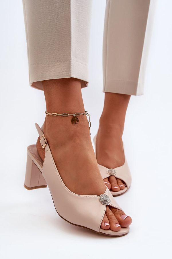 Kesi Elegant high-heeled sandals with embellishments, beige Trasea