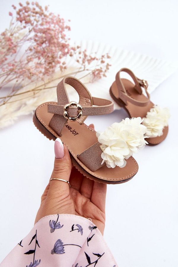 Kesi Fashionable children's sandals with flowers Beige-Gold Poly