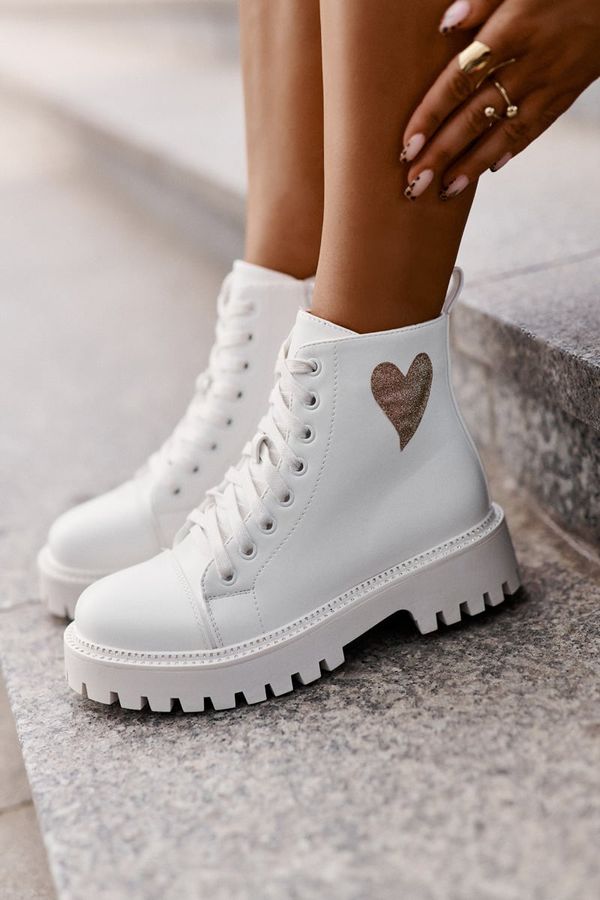 FI1 FI1 Women's Zip Boots With Decorative Heart White Obeena