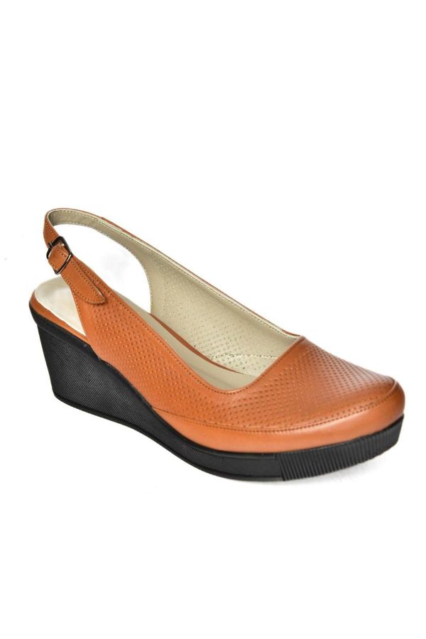 Fox Shoes Fox Shoes S908057203 Camel Genuine Leather Wedge Heel Women's Shoe