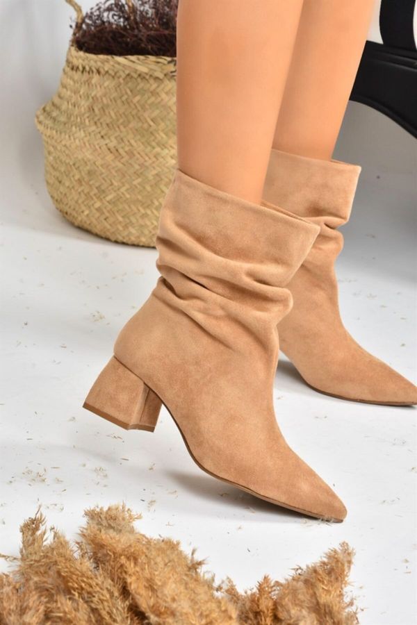 Fox Shoes Fox Shoes Women's Camel Suede Low Heeled Boots