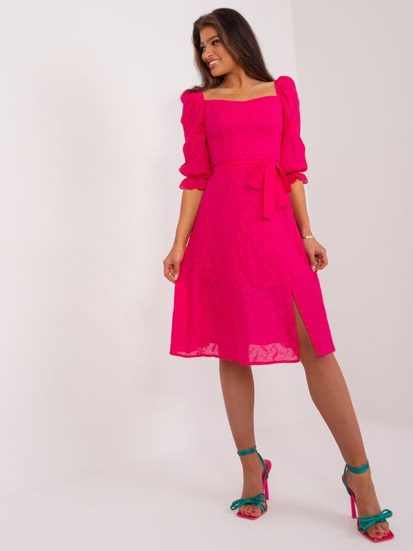 Fashionhunters Fuchsia midi dress with embroidery