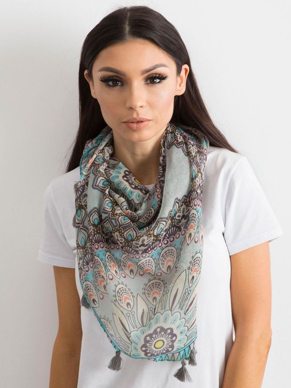 Fashionhunters Gray scarf with ethnic pattern