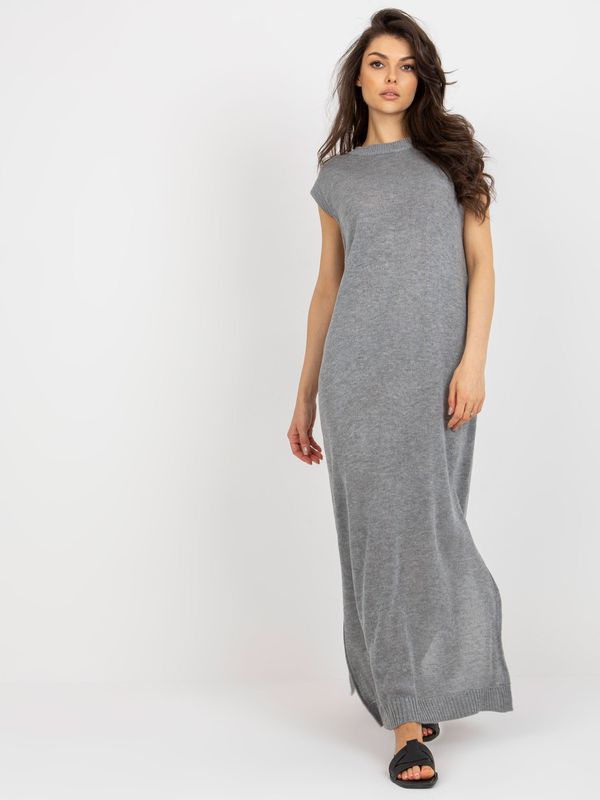 Fashionhunters Gray summer knitted dress with slits