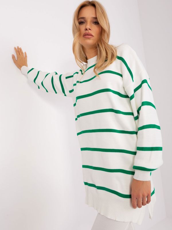 Fashionhunters Green-ecru oversize sweater with a round neckline