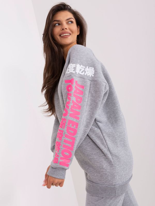 Fashionhunters Grey women's oversize sweatshirt with inscriptions