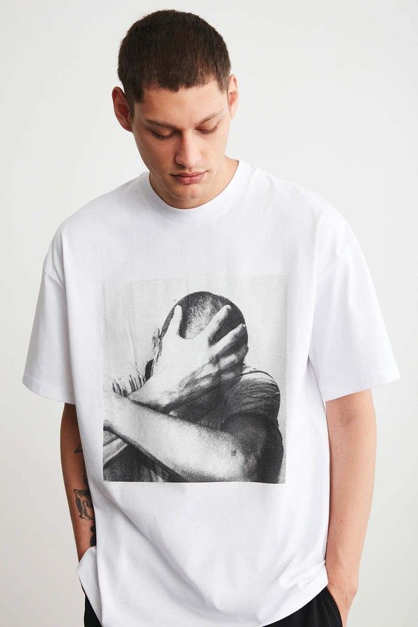 GRIMELANGE GRIMELANGE Elvis Men's Thick Textured Print Detailed Oversize Fit Loose Cut & 100% Organic Cotton White T-shirt