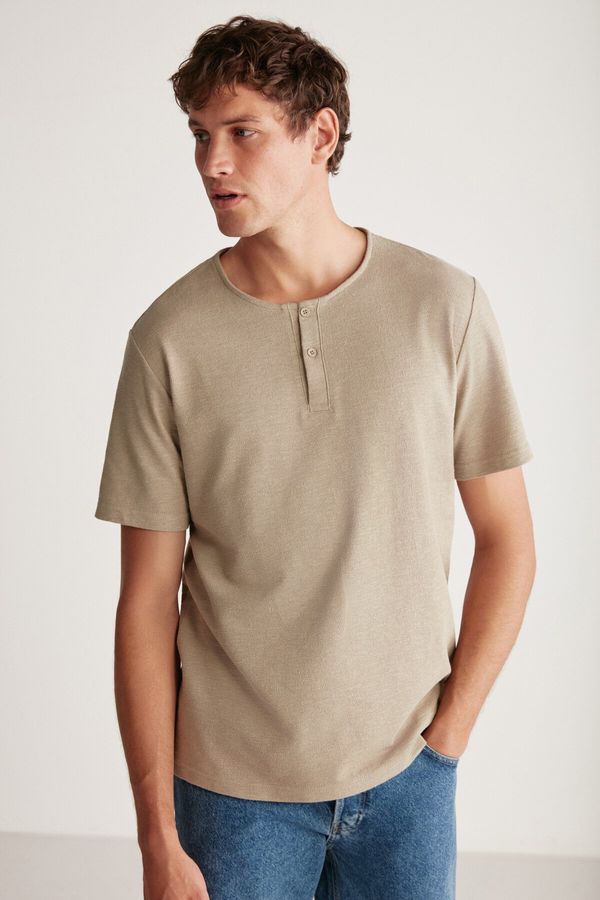 GRIMELANGE GRIMELANGE Harry Men&#39;s Collar Special Structured Textured Thick Fabric 100% Cotton Khaki T-shirt