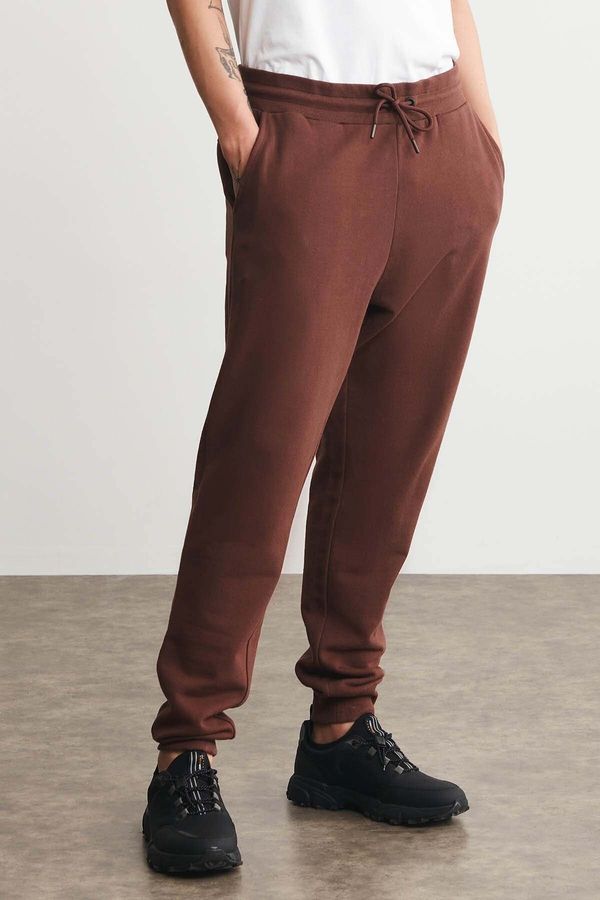 GRIMELANGE GRIMELANGE Jeremiah Men's Regular Leg Flexible Fabric Burgundy Sweatpants with Lanyard Waist and Elastic Pockets