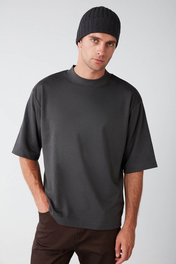 GRIMELANGE GRIMELANGE Men's Ascolı Oversize Fit Special Thick Textured Fabric High Collar Anthracite T-shirt