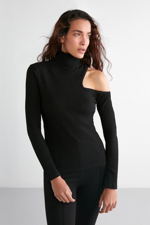 GRIMELANGE GRIMELANGE Sandy Women's Irregular Ribbed Flexible Fabric One Shoulder Open Black Blouse