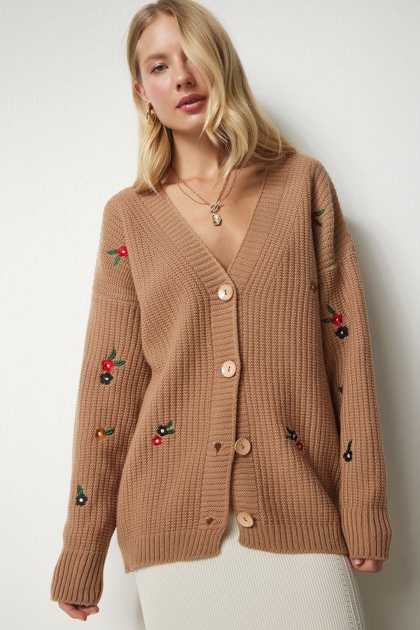 Happiness İstanbul Happiness İstanbul Women's Biscuit Flower Embroidered Buttoned Knitwear Cardigan