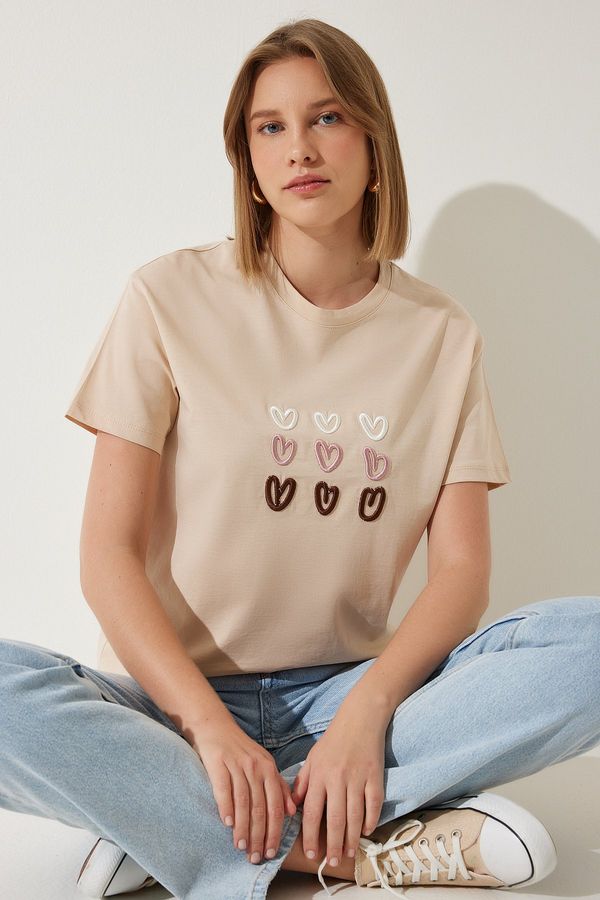 Happiness İstanbul Happiness İstanbul Women's Biscuit Heart Embroidered Cotton T-Shirt